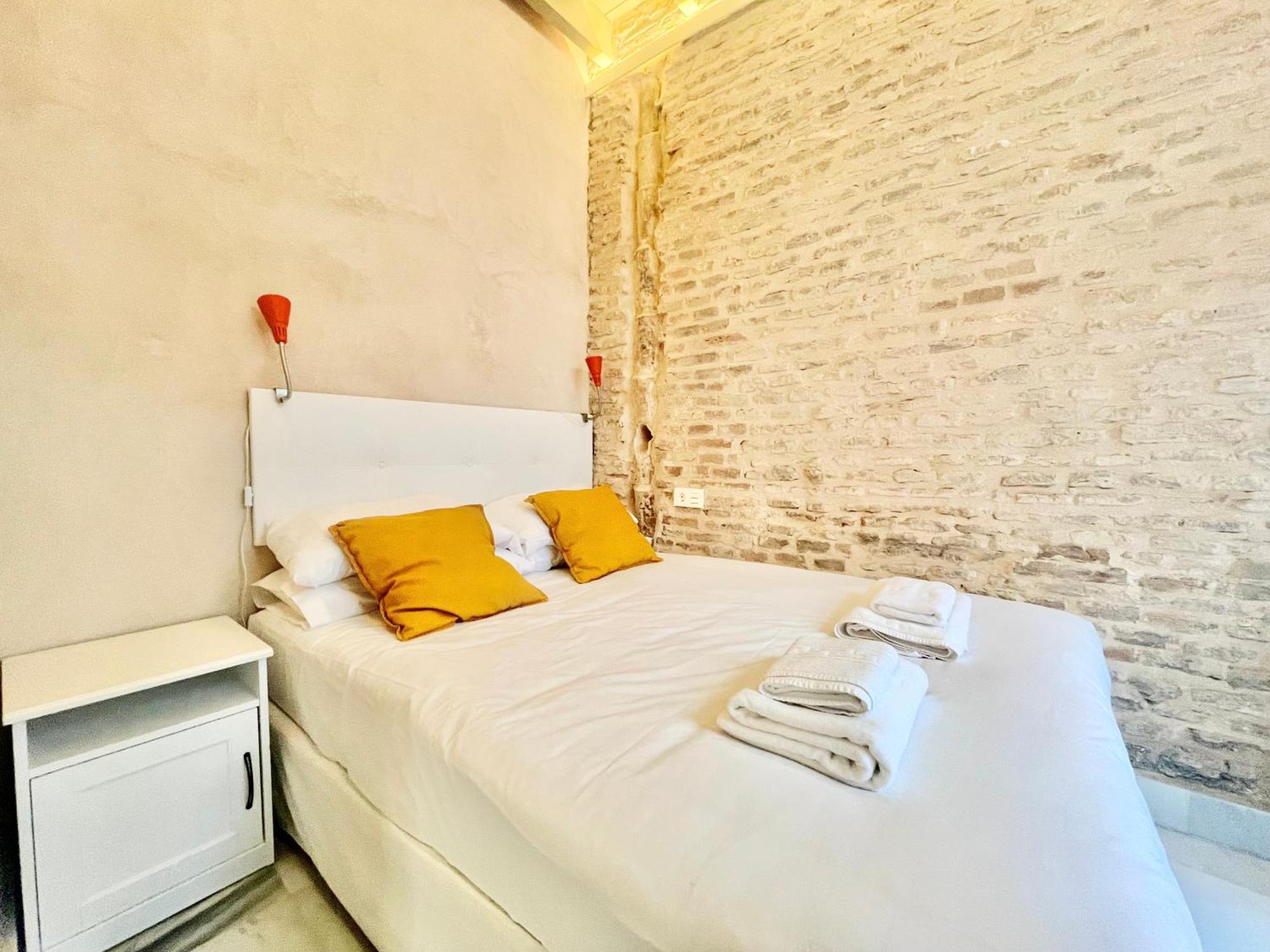 Click Triana - Patio Privado Lejlighed Sevilla Eksteriør billede