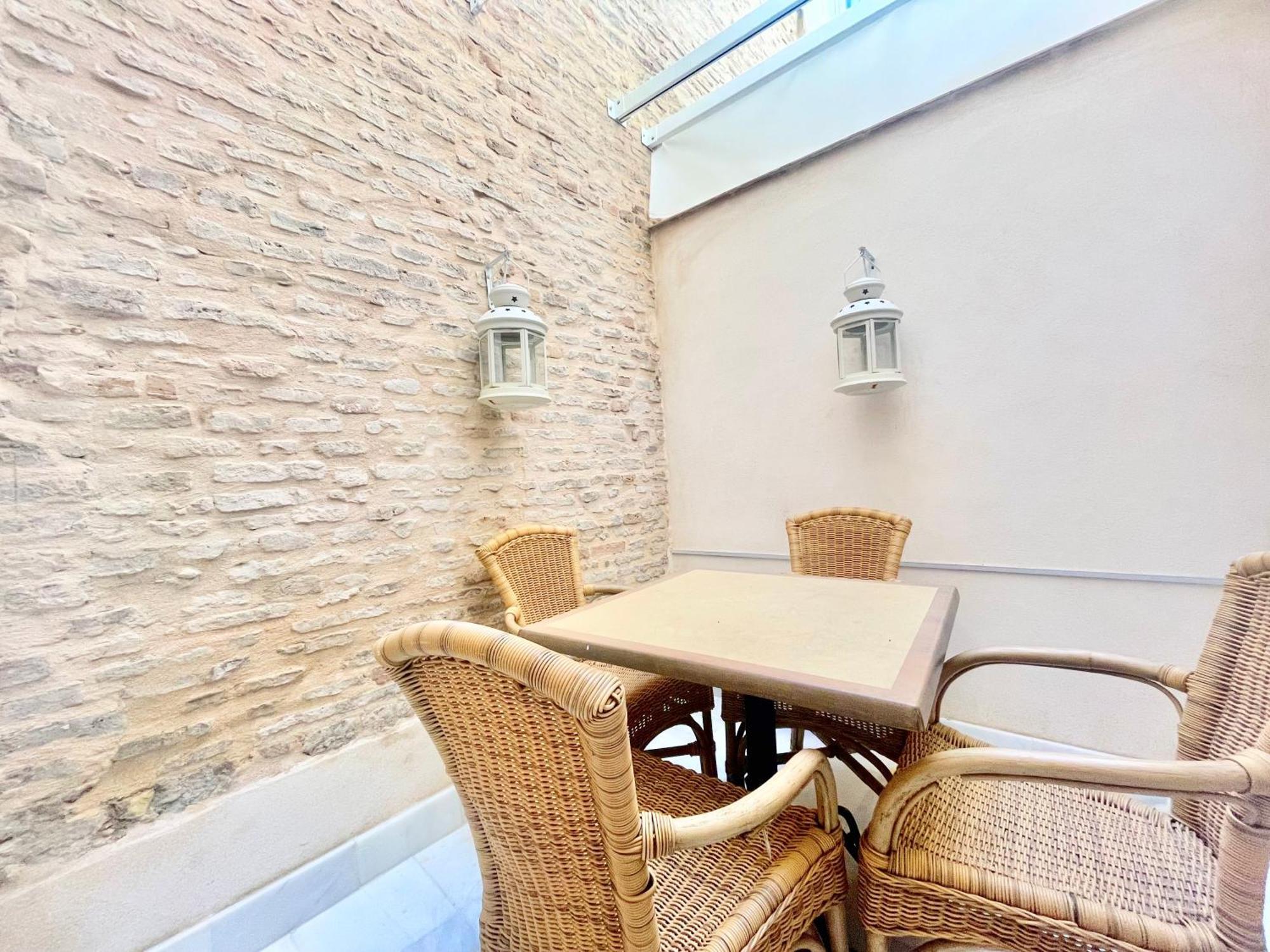 Click Triana - Patio Privado Lejlighed Sevilla Eksteriør billede