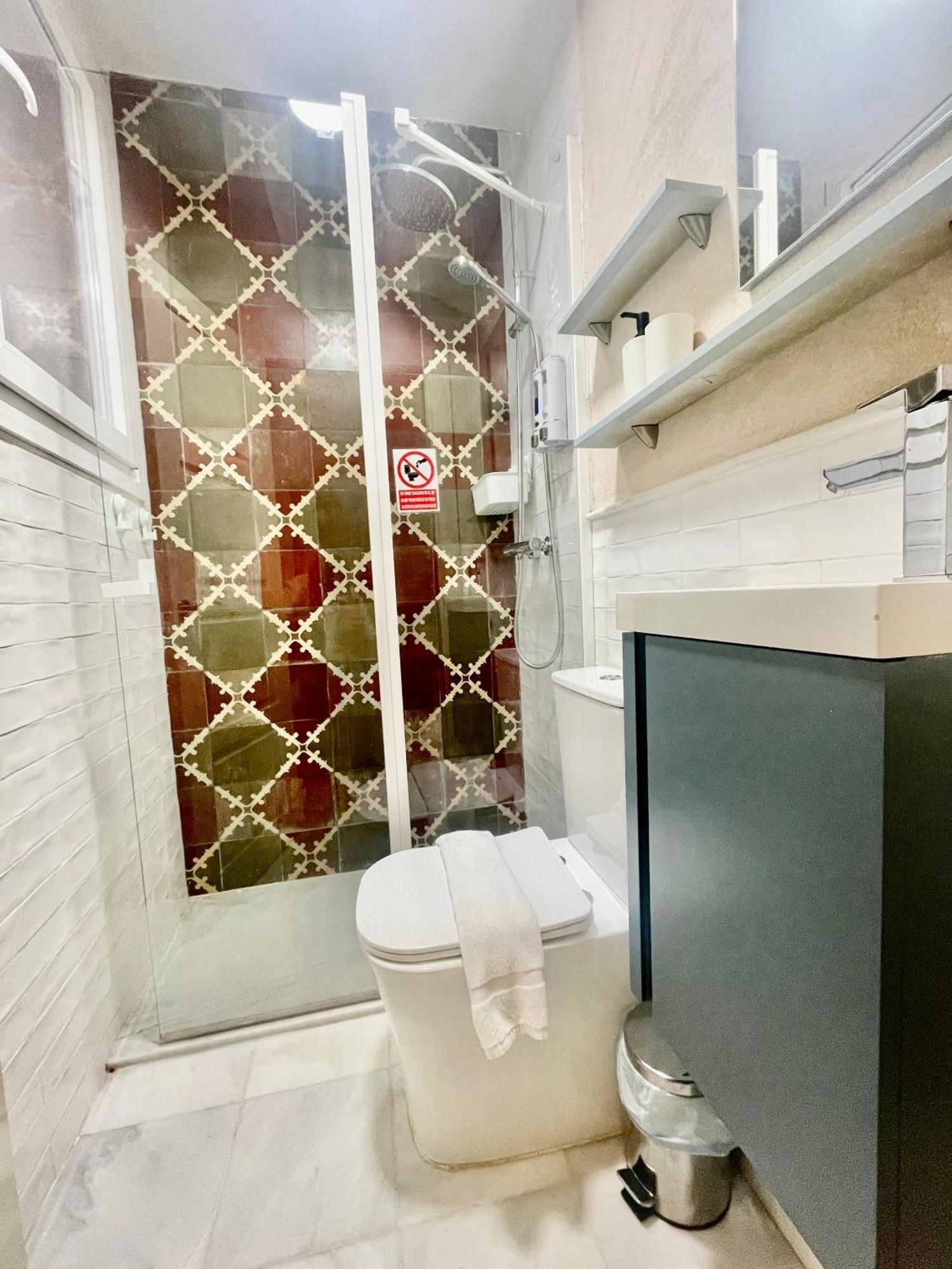 Click Triana - Patio Privado Lejlighed Sevilla Eksteriør billede